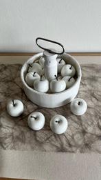 Houten potje met decoratieve appeltjes, Maison & Meubles, Accessoires pour la Maison | Vases, Enlèvement, Comme neuf, Blanc, Moins de 50 cm