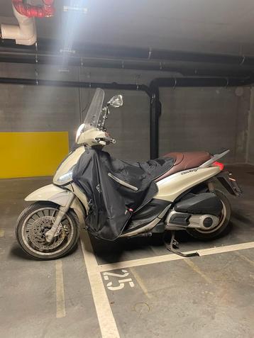 Piaggio beverly 300 erg schoon met CT beschikbaar voor biedingen