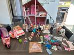 Lot barbie, Enfants & Bébés, Jouets | Maisons de poupées, Utilisé, Enlèvement ou Envoi