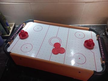 air hockeytafel beschikbaar voor biedingen