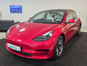 Tesla Model 3 Standard Plus / Autopilot / Black&White interi beschikbaar voor biedingen