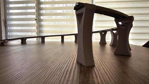 Curva-serie - Pijlers/oprijplaat voor Marklin M- of C-rails, Hobby en Vrije tijd, Modeltreinen | H0, Nieuw, Brug, Tunnel of Gebouw