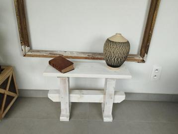 Banc avec patine blanche. beschikbaar voor biedingen