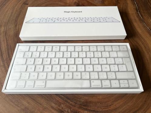 Apple Magic-toetsenbord, Computers en Software, Toetsenborden, Zo goed als nieuw, Azerty, Ophalen of Verzenden