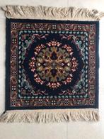 Klein vierkant tapijtje 50 x 62cm, Antiek en Kunst, Ophalen of Verzenden
