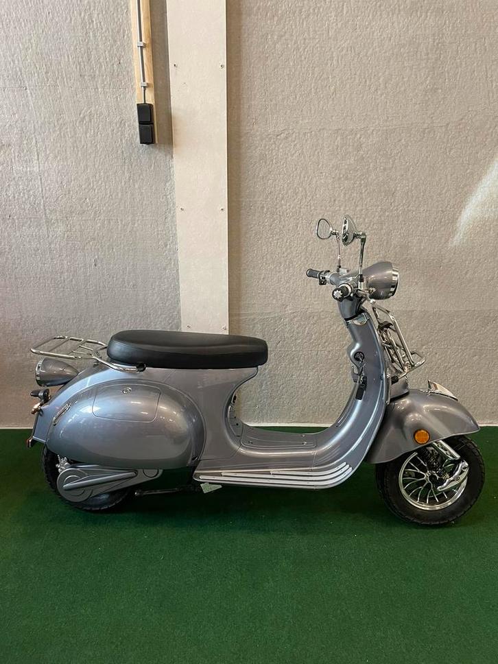 Nieuwe EV2000 elektrische 45KM p/uur scooter,kent.mogelijk, Fietsen en Brommers, Snorfietsen en Snorscooters, Nieuw, Overige merken
