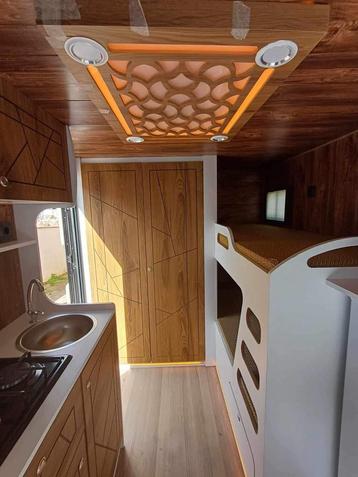 Mini caravane neuve 3,90 m / -750 kg modèle 2024  disponible aux enchères