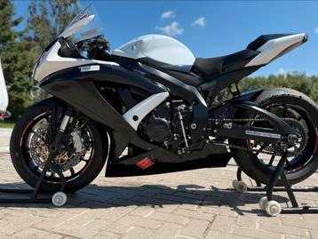 Suzuki gsxr 750 2008, 750 cm³, 4 cylindres, Plus de 35 kW, Quickshifter