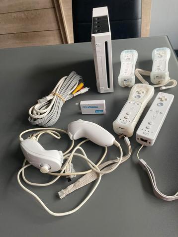 Console WII + manettes + jeux voir photos 