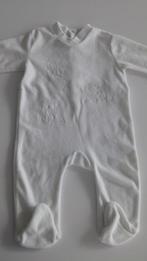 Wit pakje met konijntjes maat 62, Kinderen en Baby's, Babykleding | Maat 62, Jongetje of Meisje, Ophalen of Verzenden, Zo goed als nieuw