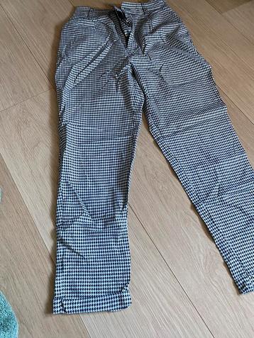 Broek pull and bear small, Enlèvement ou Envoi, Comme neuf
