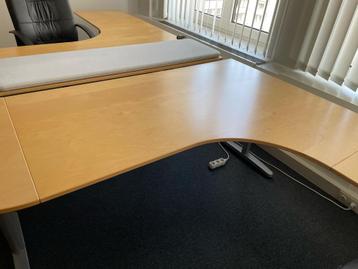 Kantoorbureau(s) beschikbaar voor biedingen