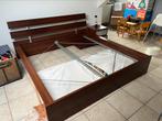 2 persoonsbed met bijhorende nachtkastjes, 180 cm, Gebruikt, Ophalen, Tweepersoons