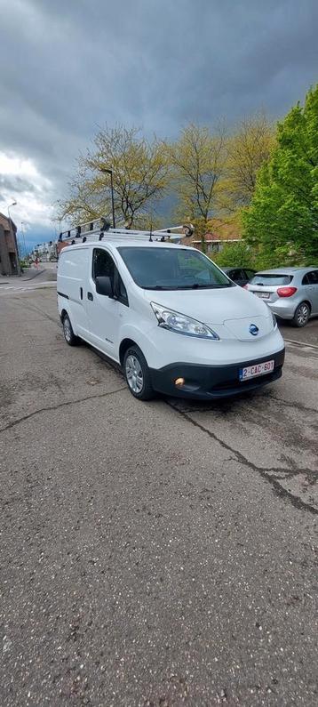 Nissan env200 Navi airco ....