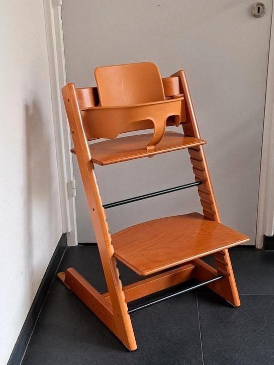 Stokke Tripp Trapp kinderstoel met babyset, Kinderen en Baby's, Kinderstoelen, Zo goed als nieuw, Meegroeistoel, Aanschuifbaar