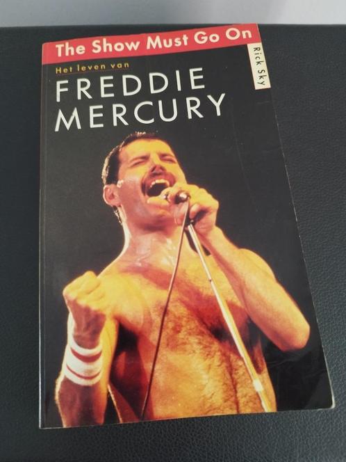 Het Leven Van Freddie Mercury The Show Must Go On (Queen), Boeken, Biografieën, Ophalen of Verzenden