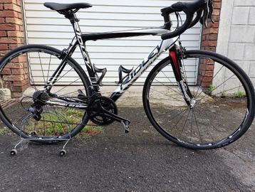A vendre vélo de route Ridley full carbone Taille S (6.9 Kg) beschikbaar voor biedingen