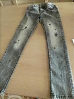 grijze jeans broek met sterren maat 146, Meisje, Ophalen of Verzenden, Broek, Zo goed als nieuw