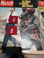 Passants  gendarmerie katanga  avec 3 revues