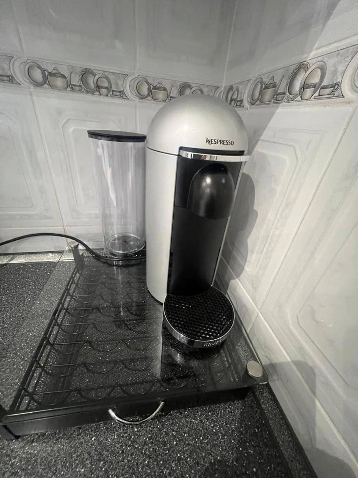 NESPRESSO Vertuo Plus Krups machine + glazen capsulehouder, Electroménager, Accessoires de machine à café, Comme neuf, Enlèvement