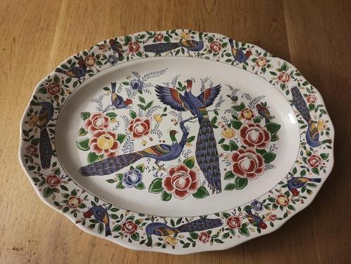 Heel grote dineerschotel met pauwen, Antiek en Kunst, Antiek | Servies los, Ophalen of Verzenden
