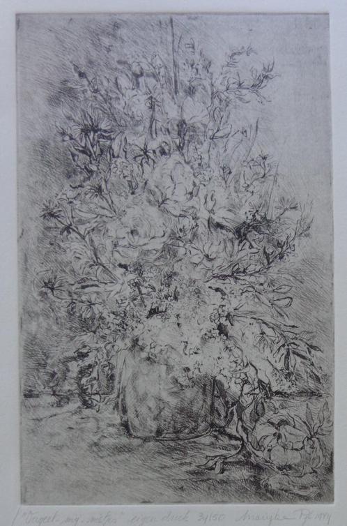 MARIJKE PIJL / VERGEET-MIJ-NIETJES / ZW-W ETS / 48x32cm SIG, Antiek en Kunst, Kunst | Etsen en Gravures, Ophalen of Verzenden