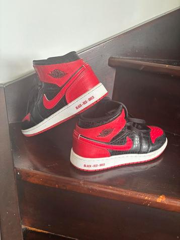 Jordan 1 mid beschikbaar voor biedingen