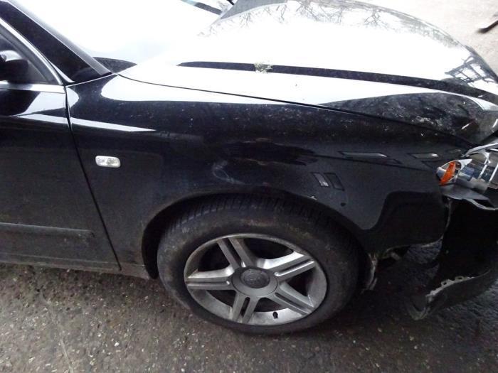 Scherm rechts-voor van een Audi A4 (LY9B), Auto-onderdelen, Carrosserie, Audi, Gebruikt, 3 maanden garantie, Ophalen of Verzenden