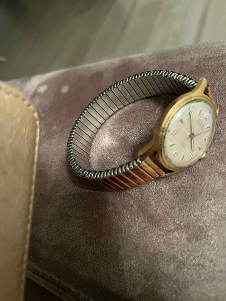 Mooie vintage Zwitsers polshorloge Valmar, Handtassen en Accessoires, Horloges | Antiek, Polshorloge, Overige merken, Overige materialen
