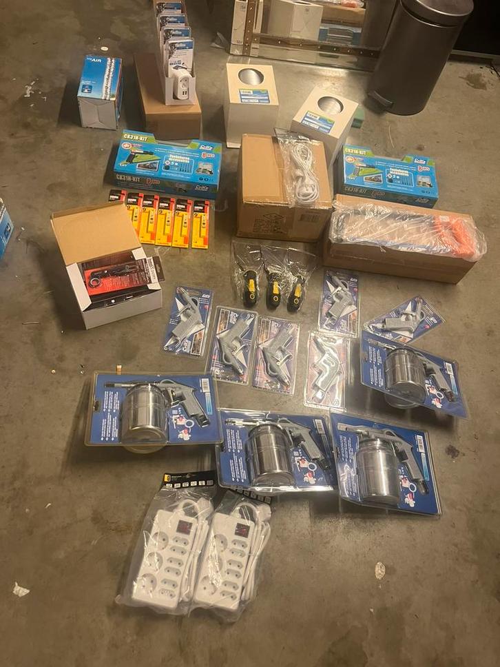 Zeer groot lot werkmateriaal alles120 lezen aub, Doe-het-zelf en Bouw, Gereedschap | Handgereedschap, Zo goed als nieuw, Ophalen