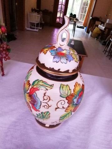 Vase décoratif  beschikbaar voor biedingen