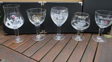 Diverse bierglazen uit te kiezen beschikbaar voor biedingen