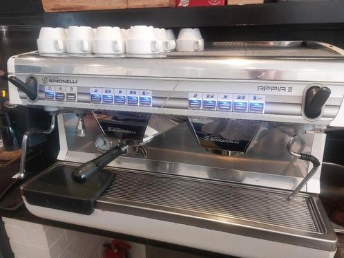 Nuova Simonelli Appia II + toebehoren, Zakelijke goederen, Horeca | Keukenapparatuur, Gebruikt, Ophalen