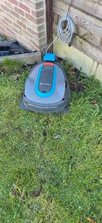 Gardena robotmaaier (laadstation defect), Tuin en Terras, Ophalen, Gebruikt, Gardena, Bestuurbaar via app