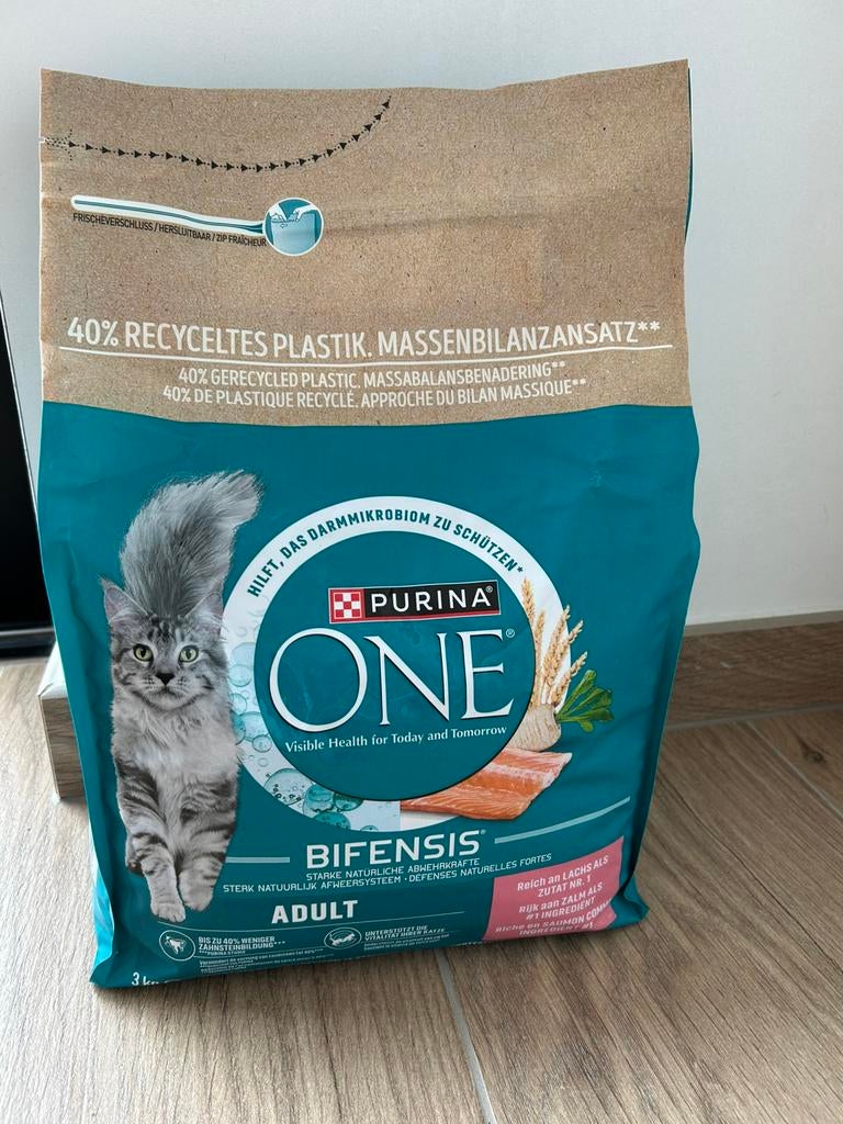 Purina one - Zalm - 3 kg, Animaux & Accessoires, Nourriture & Abreuvoirs pour chats, Enlèvement, Neuf