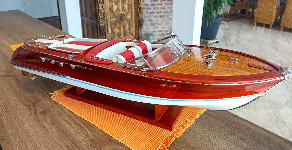 Groot model RIVA Aquarama 88cm in perfecte staat, Hobby en Vrije tijd, Modelbouw | Boten en Schepen, Ophalen, Zo goed als nieuw