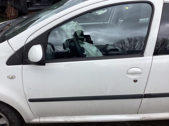 Portière 4portes avant gauche d'un Peugeot 107 (KWD), Autos : Pièces & Accessoires, -, 3 mois de garantie, Utilisé, Porte