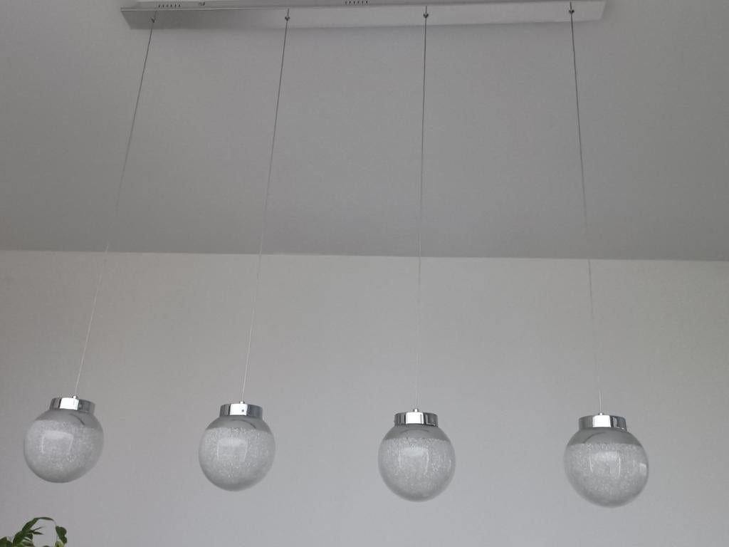 Moderne luster met 4 led bollen, Ophalen
