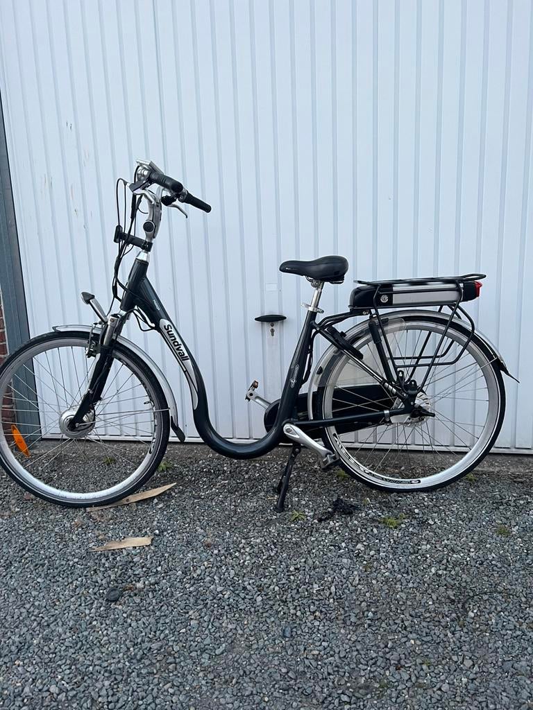 Vélo électrique avec marchepied très bas, Enlèvement, Comme neuf