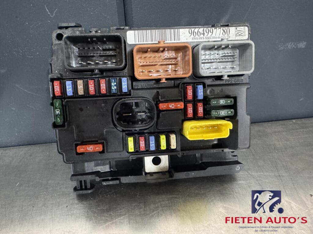 Zekeringkast BSM R07 Citroën Peugeot 9664997780 Delphi, Autos : Pièces & Accessoires, Électronique & Câbles, Citroën, Utilisé