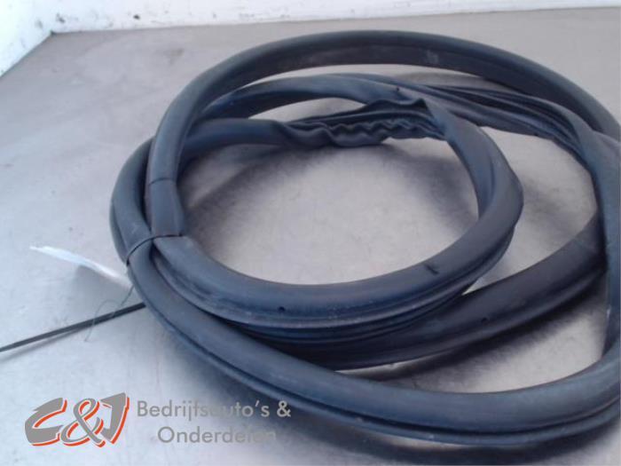 Joint caoutchouc porte coulissante droite d'un Peugeot Partn, -, 3 mois de garantie, Utilisé, -