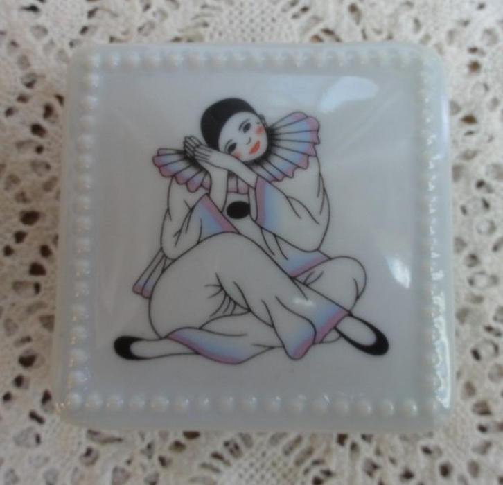 Vintage porseleinen Pierrot potje met deksel , Yves Rocher, Antiquités & Art, Curiosités & Brocante, Enlèvement ou Envoi