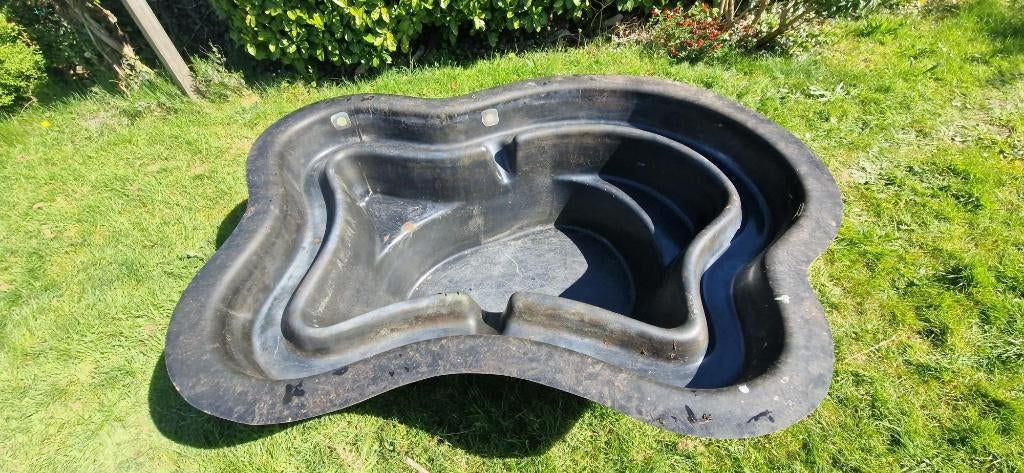 Vijverbak polyester ca 1200 ltr, Ophalen, Gebruikt, Vijverbak