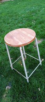 Vintage krukje met hardhouten zitvlak, Ophalen, Gebruikt, Hout