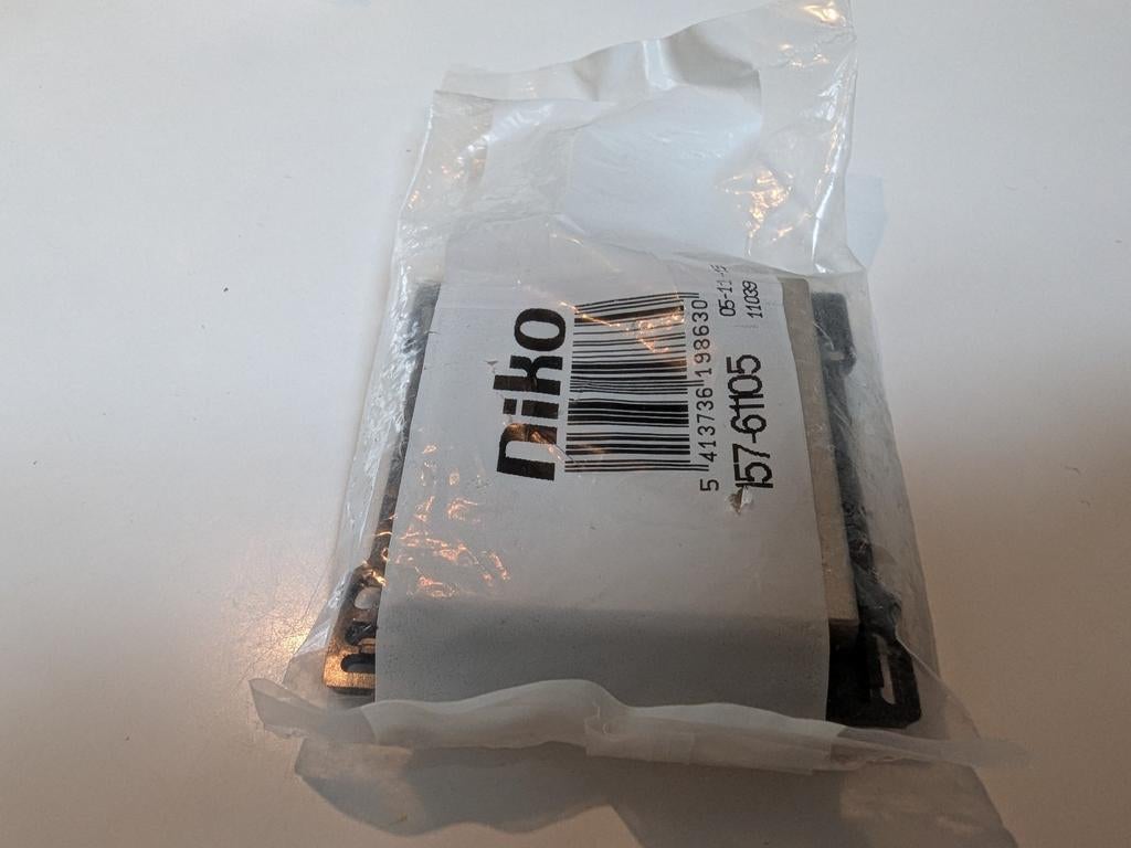 Niko Schakelaar centraal plaatje 157-61105, Ophalen, Schakelaar