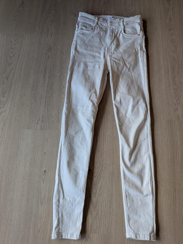 beige broek van Zara - 36 - 6€, Overige kleuren, Zara, Ophalen of Verzenden, Zo goed als nieuw