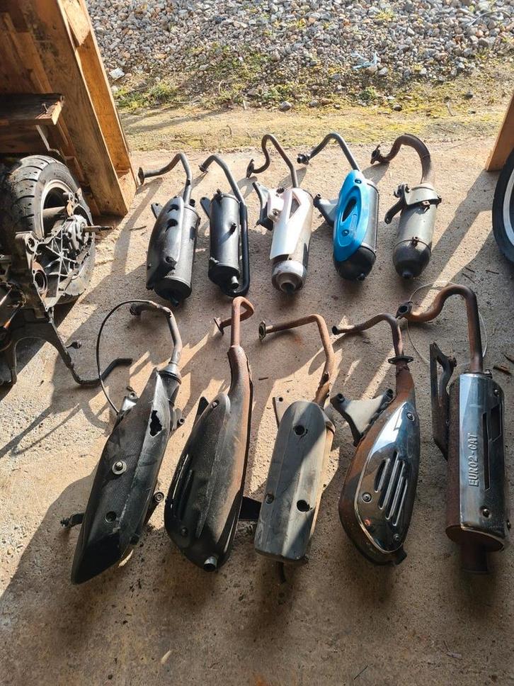 Diverse uitlaat 2takt en 4takt 50cc scooter kymco neco gts, Fietsen en Brommers, Brommeronderdelen | Algemeen, Uitlaat, Ophalen of Verzenden