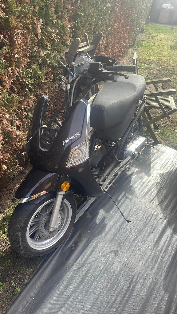 2 takt scooter, Ophalen, Zo goed als nieuw