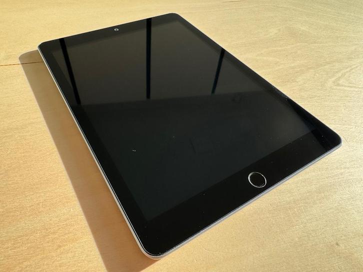 Apple iPad 6 (2018) Wi-Fi 128GB Space Grey, Computers en Software, Apple iPads, Gebruikt, Apple iPad, Wi-Fi, 128 GB, Grijs, Ophalen of Verzenden