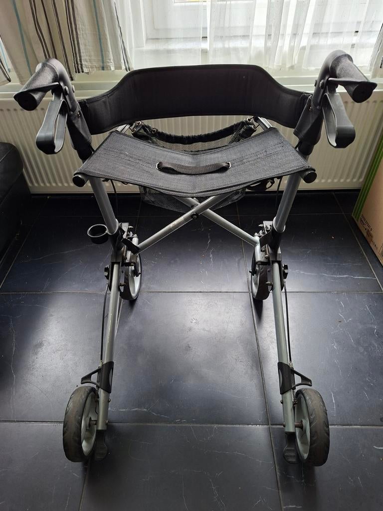 Medische rollator, Diversen, Ophalen